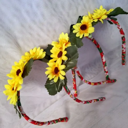 Tiara de Girassol com Folhagem e Chita Estilo Rústico