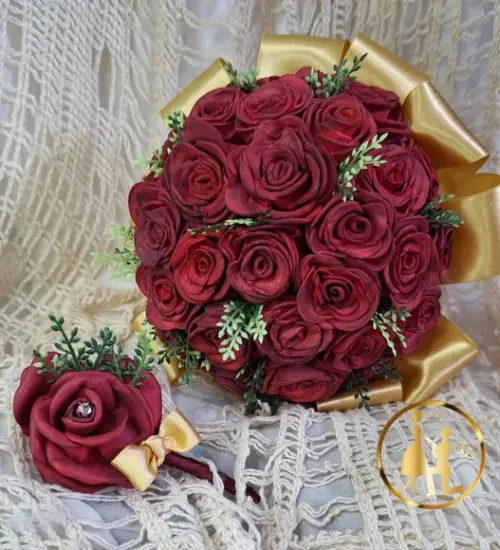 Buquê de Noiva Vermelho e Dourado/cívil/pequeno