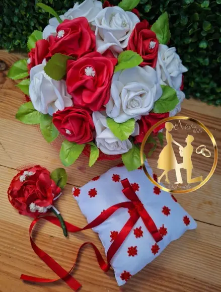Bouquet de Noiva Vermelho e Branco + Almofadinha de Alianças