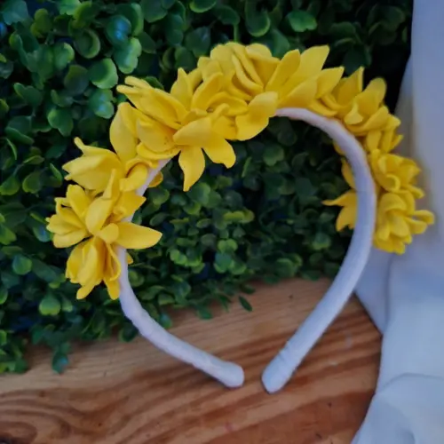 Tiara de Cabelo Amarela Floquinho