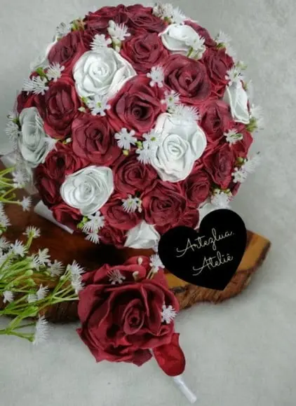 Buquê Vermelho Marsala e Branco Noiva