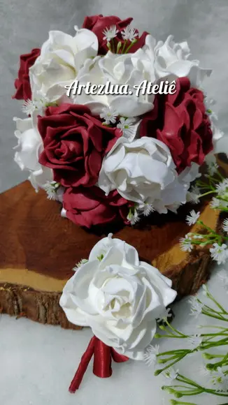 Buquê de Noiva Branco + Flor de Lapela Vermelho e Branco