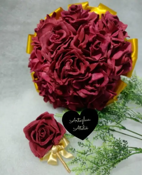 Buquê de Noiva Vermelho Marsala + Flor do Noivo Casamento