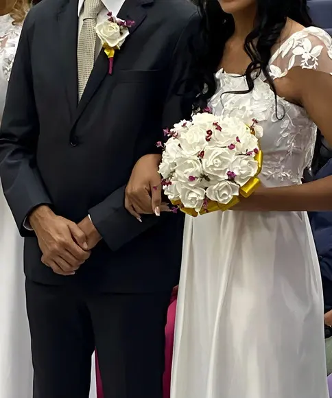 Buquê de Noiva Branco Fúcsia e Dourado + Flor do Noivo Eva