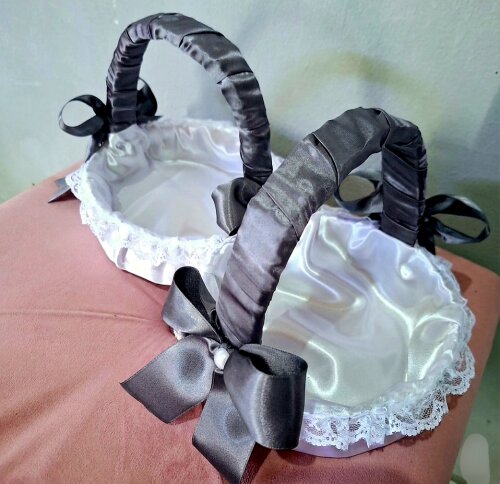 Par de Cestas Florista em Cetim Branco e Cinza