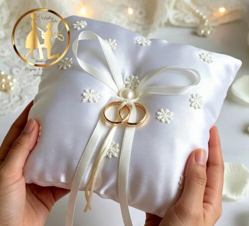Porta Alianças Branco e Bege Off-White com Pérolas – Elegância Clássica para Casamentos