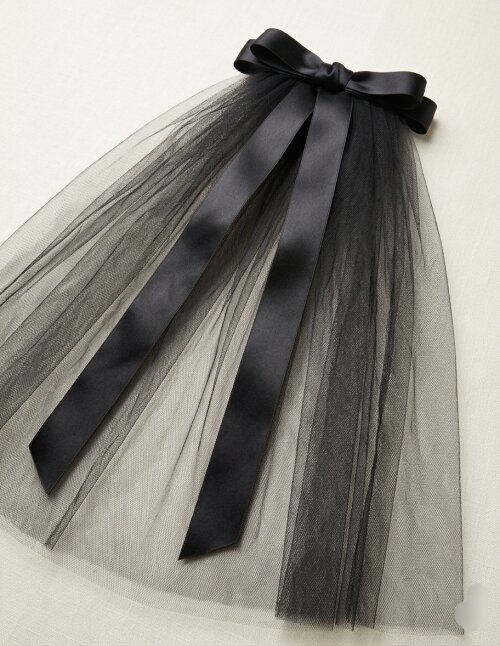 Laço Preto com Véu de Tule Gótico Chic