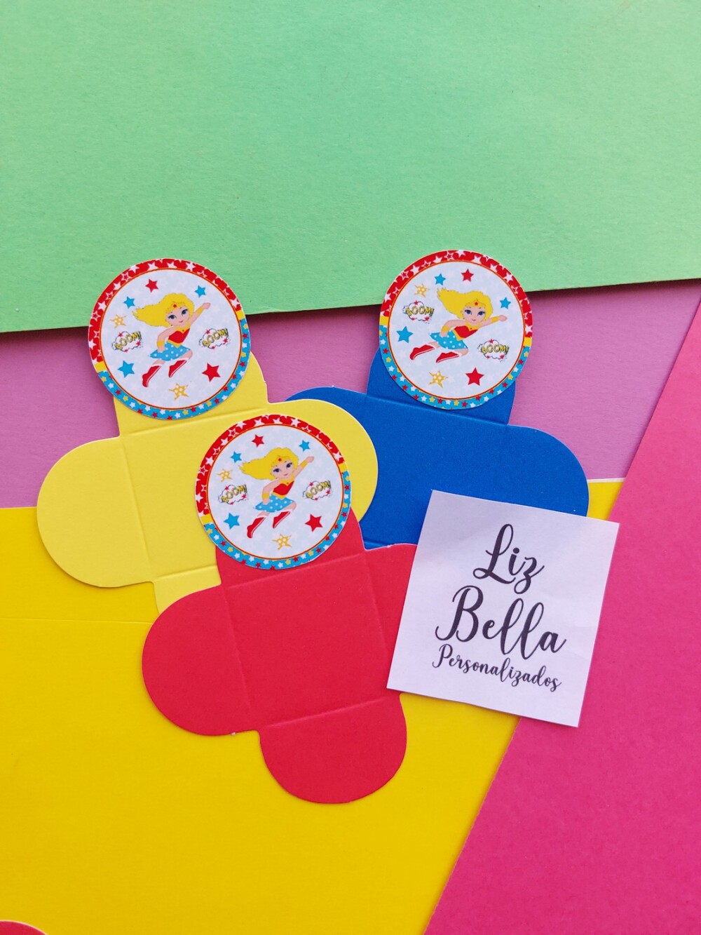 Forminhas para doces Mulher Maravilha Loira 100 Unidades