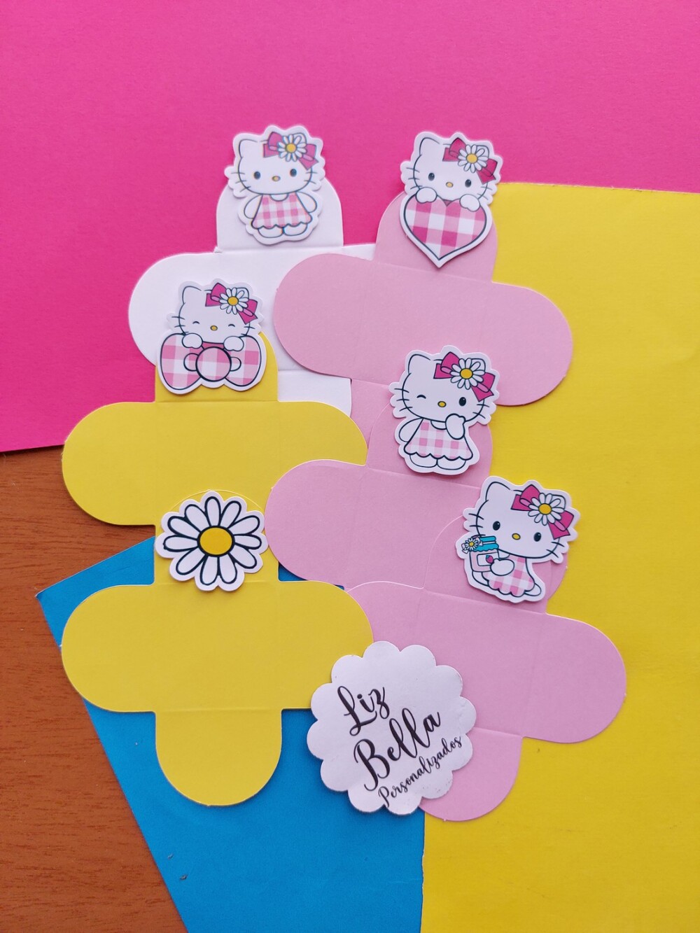 Forminhas para doces Hello Kitty Margaridas 100 Unidades