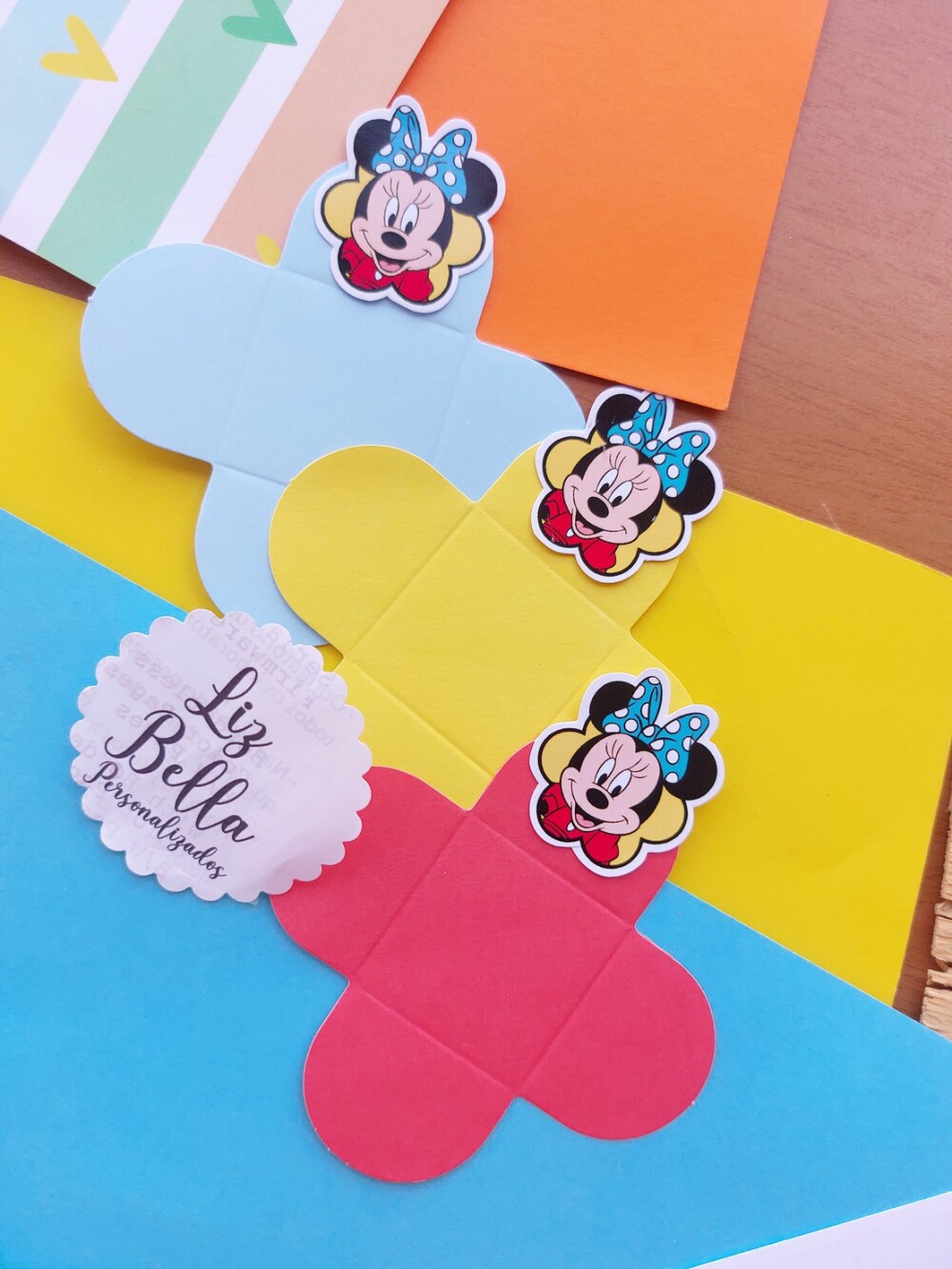 Forminhas para doces Minnie Vermelha e Azul 100 Unidades