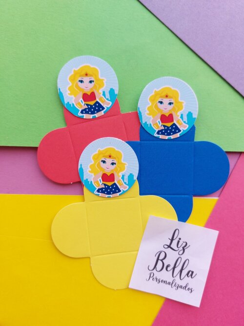 Forminhas para doces Mulher Maravilha Loira 100 Unidades - Cópia
