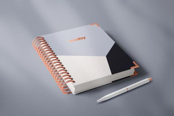 Mockup Realista Agenda, Planner, Caderno (elegance)