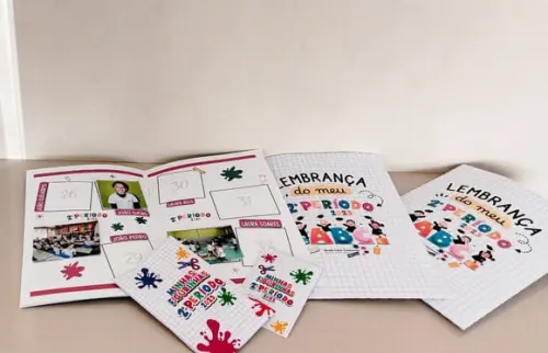 Album de Figurinhas - Lembrancinha Abc (30 Figurinhas)