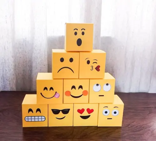 Caixa Cubo - Emojis