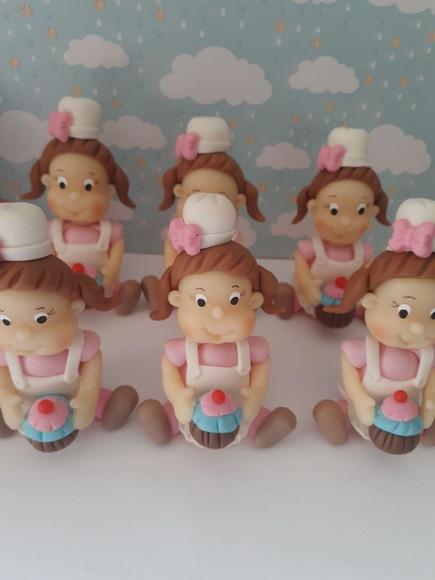 Aplique menina confeiteira