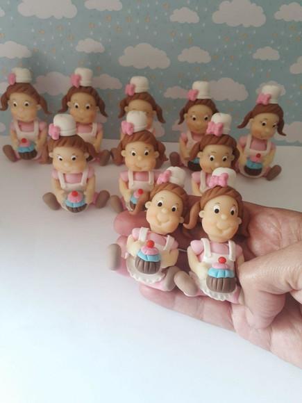 Aplique menina confeiteira