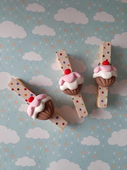 Kit com 10 Prendedores Decorados em Biscuit Cupcake