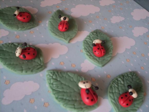 Kit com 5 Mini Apliques Joaninhas em Biscuit