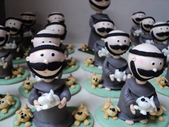 Lembrancinha São Francisco de Assis em Biscuit 6cm Altura