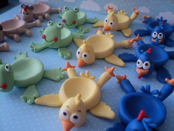 Porta Docinhos Galinha Pintadinha em Biscuit