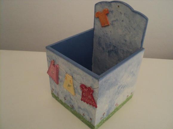 Porta prendedores de roupa decorado