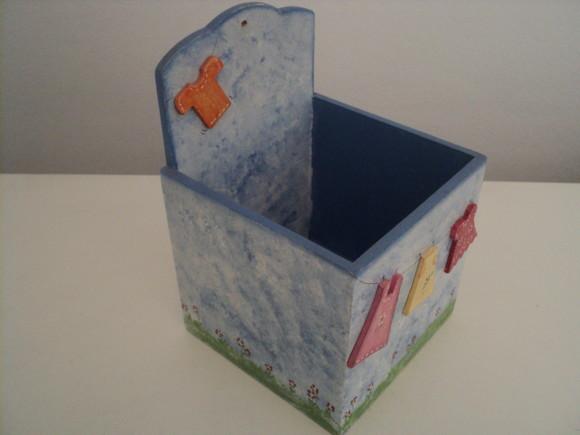 Porta prendedores de roupa decorado