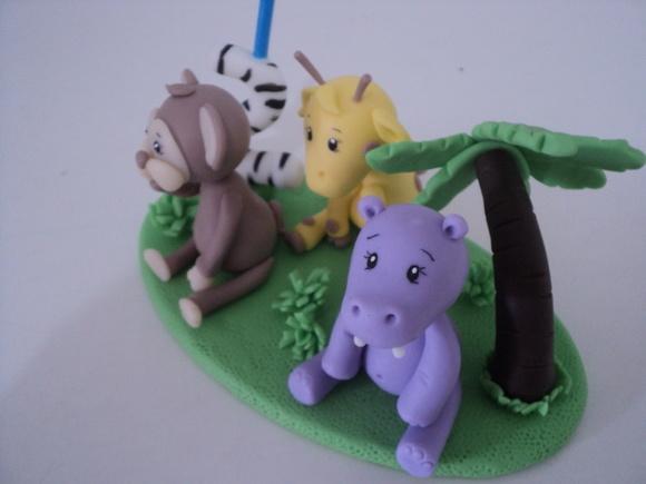 Topo de Bolo de Aniversário com Vela Safári em Biscuit