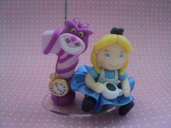 Vela de Aniversário Decorada Alice em Biscuit