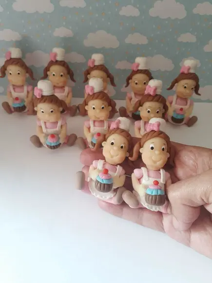 Aplique menina confeiteira