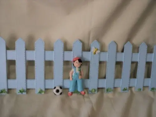 Border -cerquinha com menino em biscuit