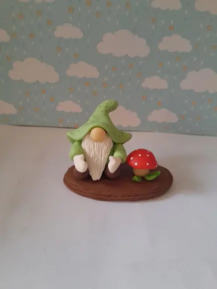 Gnomo Duende Enfeite Lembrancinha em Biscuit