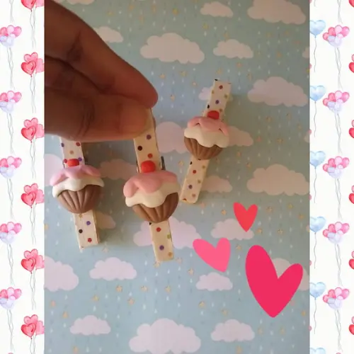 Kit com 10 Prendedores Decorados em Biscuit Cupcake