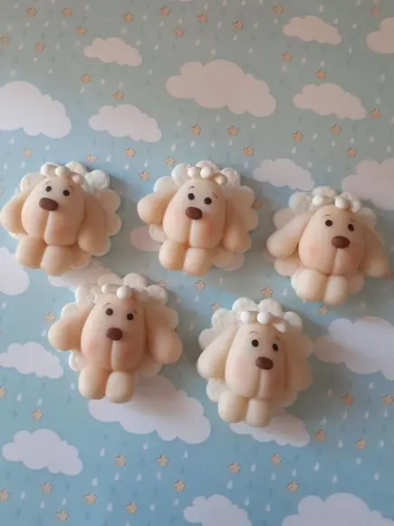 Kit com 5 Apliques Lembrancinhas Ovelhinha em Biscuit