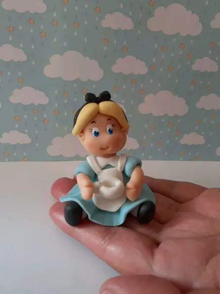 Lembrancinha Aplique Alice no País das Maravilhas