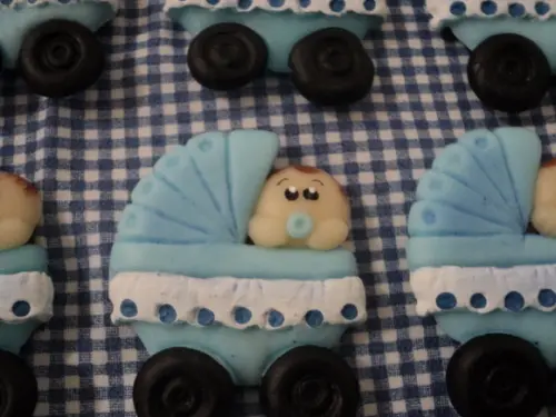 Lembrancinha carrinho de bebê com imã