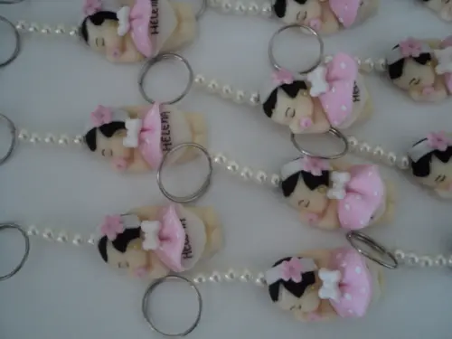Lembrancinha de Maternidade Chaveiro Menina com Pérolas