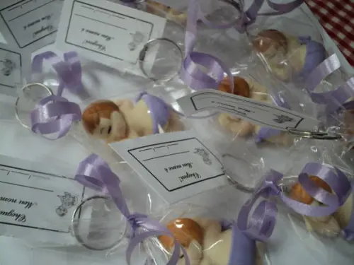 Lembrancinha de Maternidade Menina Chaveiro