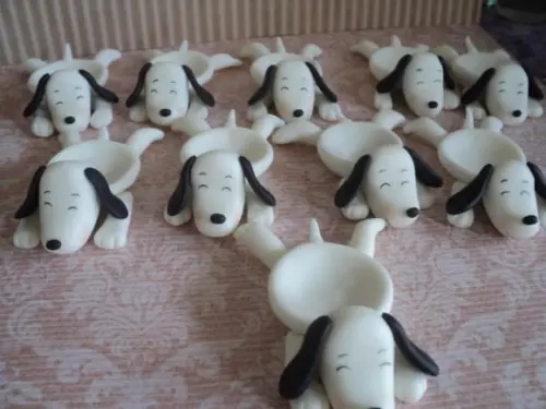 Porta Docinhos em Biscuit Snoopy