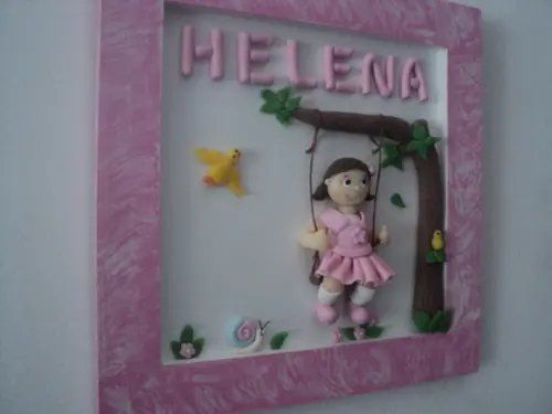 Quadro Infantil Menina no Balanço