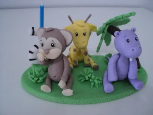 Topo de Bolo de Aniversário com Vela Safári em Biscuit