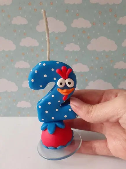 Vela de Aniversário 2 Anos Galinha Pintadinha em Biscuit