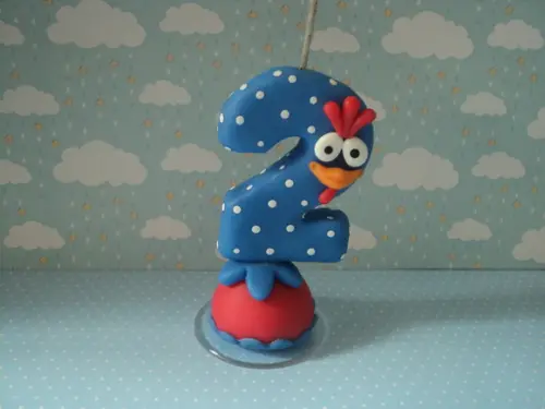 Vela de Aniversário 2 Anos Galinha Pintadinha em Biscuit