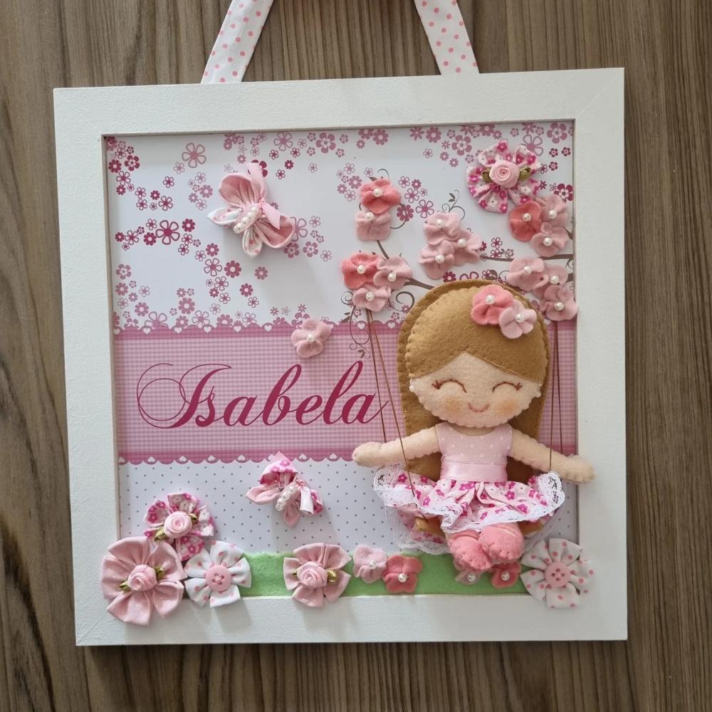 Enfeite de Porta Maternidade Bonequinha no Jardim Encantado