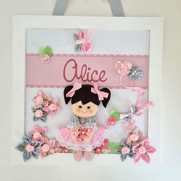 Enfeite de Porta Bonequinha Rosa e Cinza