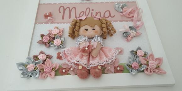 Enfeite de Porta Maternidade Menina Boneca Rosa e Cinza