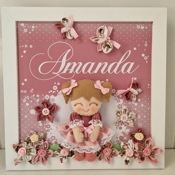 Enfeite de Porta Maternidade Menina Bonequinha e Flores