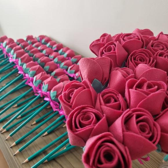 Lembrancinha Rosa no Lápis