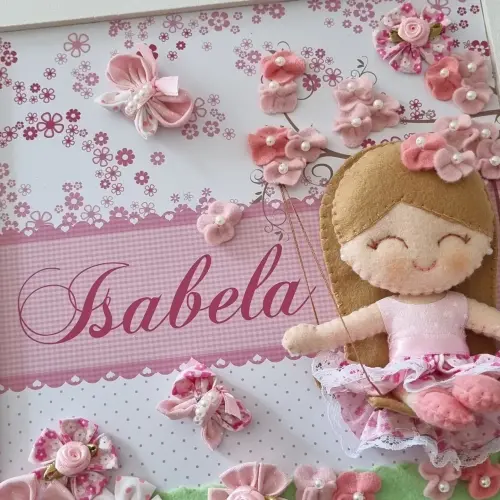 Enfeite de Porta Maternidade Bonequinha no Jardim Encantado