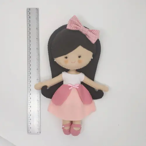 Bonequinha de Feltro para Lembrancinha ou Presente