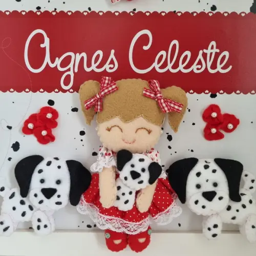 Enfeite de Porta Maternidade Menina Boneca e Cachorrinhos
